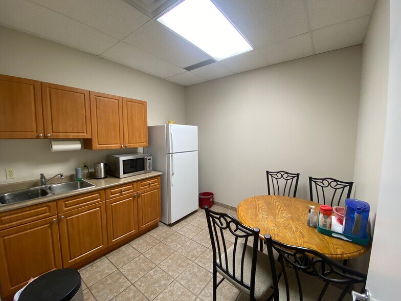 More Photos Of 130 Broadway Blvd, Sherwood Park Office For Sale
