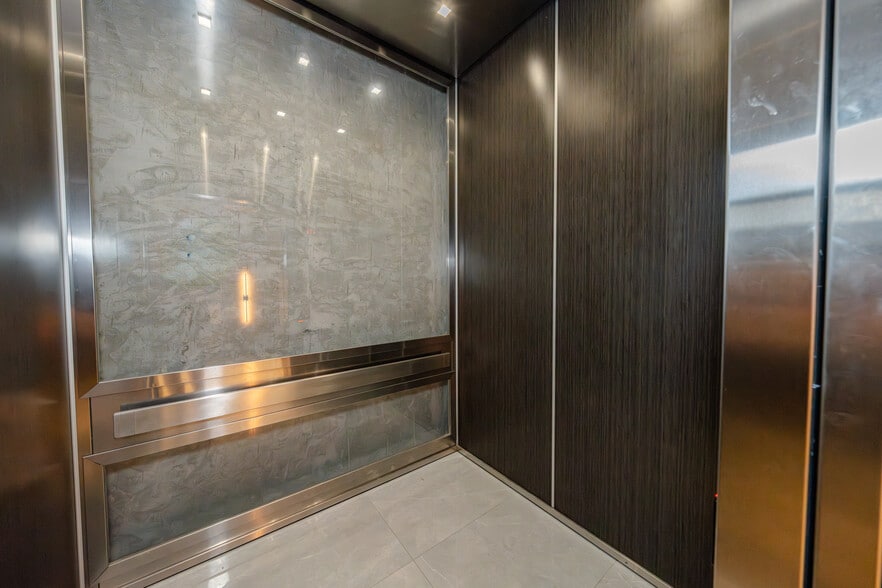 More Photos Of 800 N Federal Hwy, Hallandale Beach Office For Sale