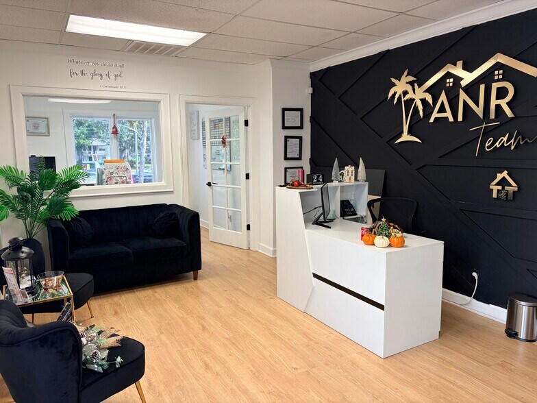 More Photos Of 12000 N Dale Mabry Hwy, Tampa Office For Lease