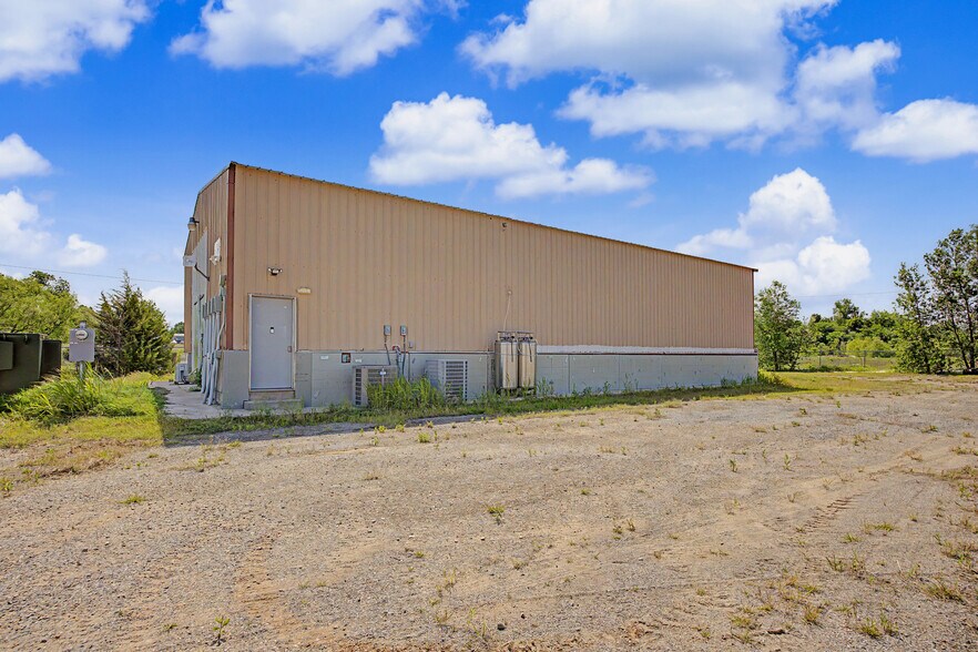 More Photos Of 14165 W Cooksey Rd, Crescent Industrial For Sale