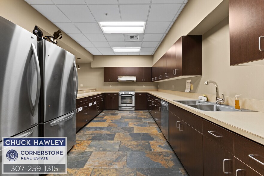 More Photos Of 104 S Wolcott St, Casper Office For Sale