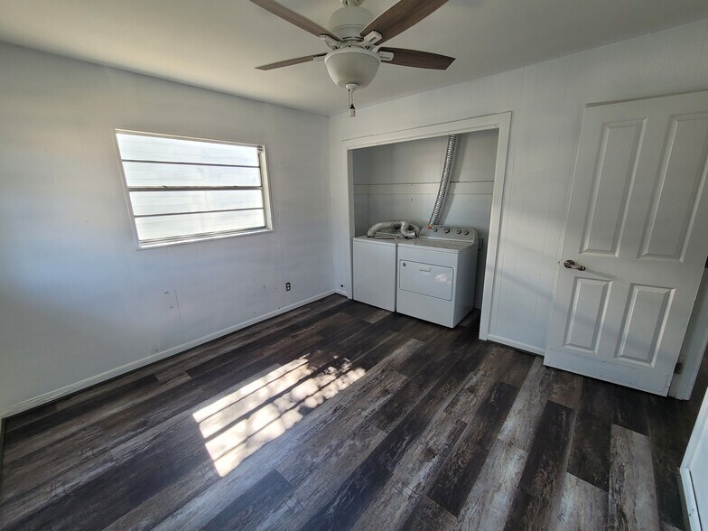 More Photos Of 4830 Gall Blvd, Zephyrhills Flex For Lease