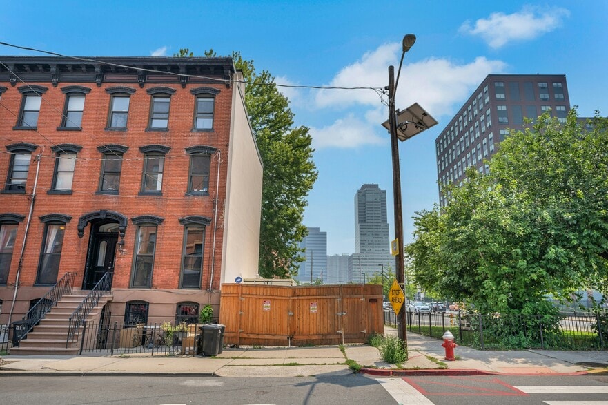 More Photos Of 514 Manila Ave, Jersey City Land For Sale