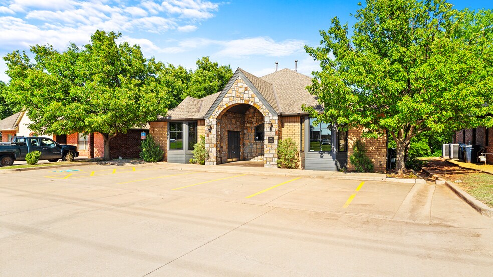 More Photos Of 14000 N Western Ave, Edmond Office For Sale