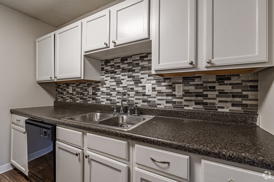 More Photos Of 1 Lakeside Rd, Greenville Apartments For Sale