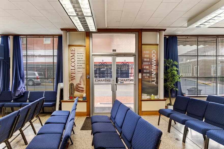 More Photos Of 162-166 N Main St, Broadway Office For Sale