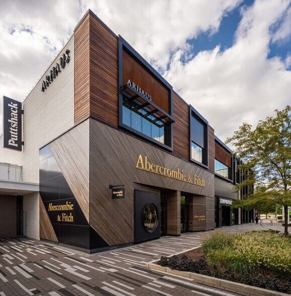 More Photos Of 2-564 Oakbrook Ctr, Oak Brook Unknown For Lease