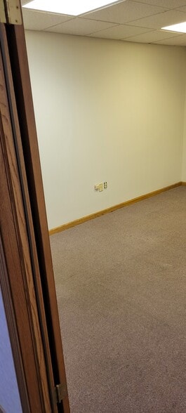 More Photos Of 6520 W Layton Ave, Greenfield Medical For Lease