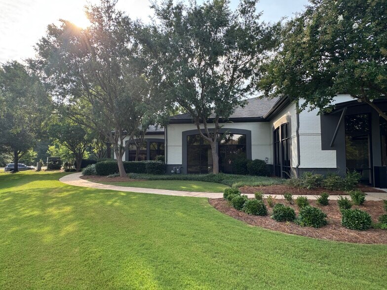 More Photos Of 600 Crescent Blvd, Ridgeland Office Residential For Lease