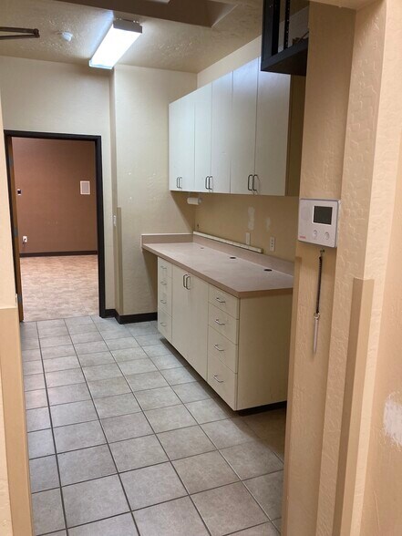 More Photos Of 2245 E State Route 69, Prescott Veterinarian Kennel For Sale