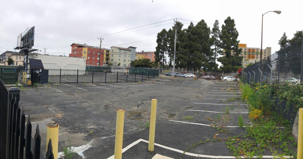 More Photos Of 556 W Grand Ave, Oakland Land For Sale
