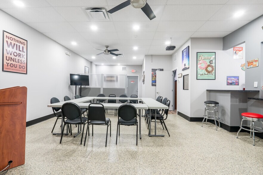 More Photos Of 6600 Pembroke Rd, Pembroke Pines Office For Sale
