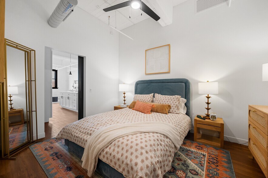 More Photos Of 1717 Olive St, Saint Louis Apartments For Lease