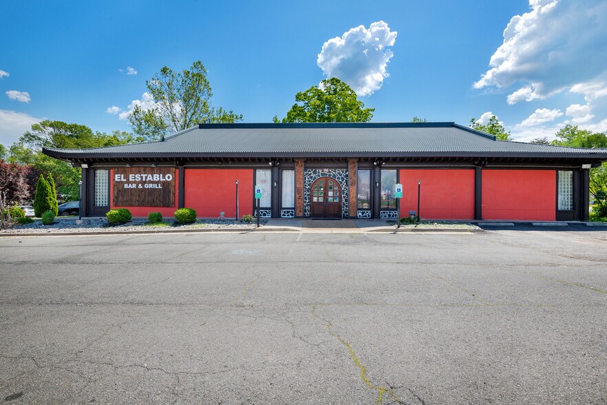 Primary Photo Of 7911 Centreville Rd, Manassas Restaurant For Sale