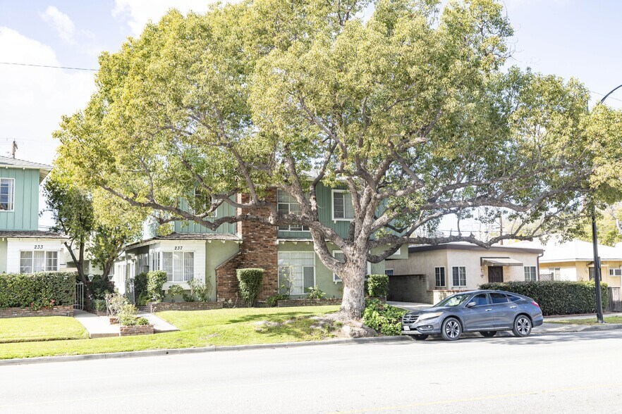 More Photos Of 233 N Hollywood Way, Burbank Apartments For Sale