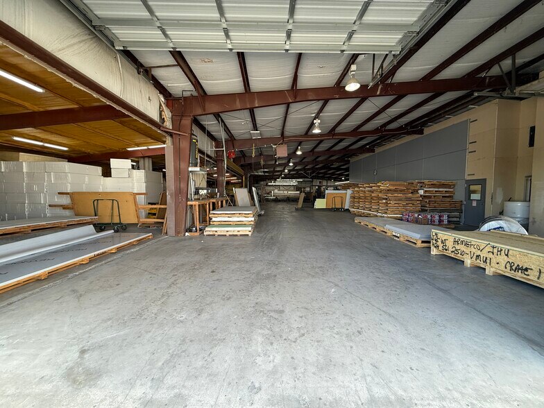 More Photos Of 11647 Armetco Dr, Justin Industrial For Lease