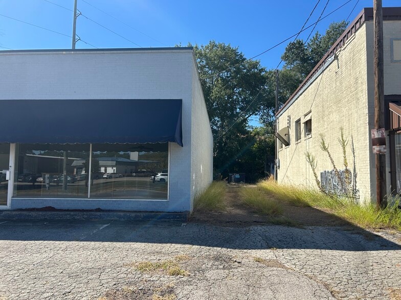 More Photos Of 121 S Glenwood Blvd, Tyler Storefront For Sale