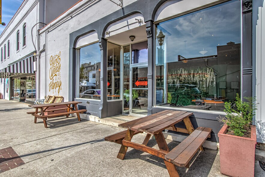 More Photos Of 215 10th St, Augusta Storefront Retail Residential For Sale