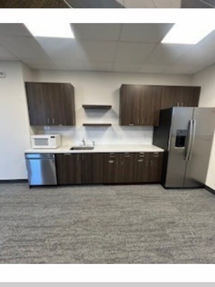 More Photos Of 4796 Finlay St, Richmond Office For Lease