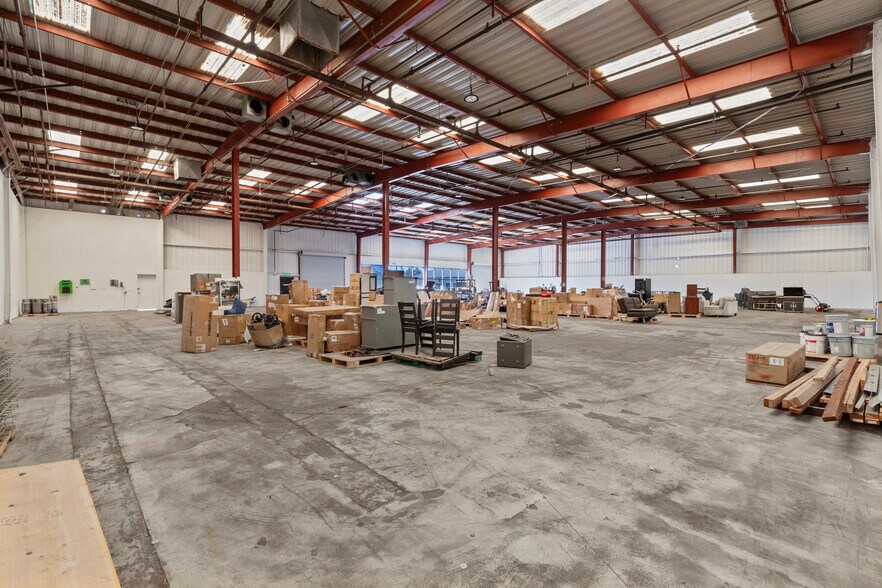 More Photos Of 1321 Railroad Ave, Clovis Warehouse For Lease