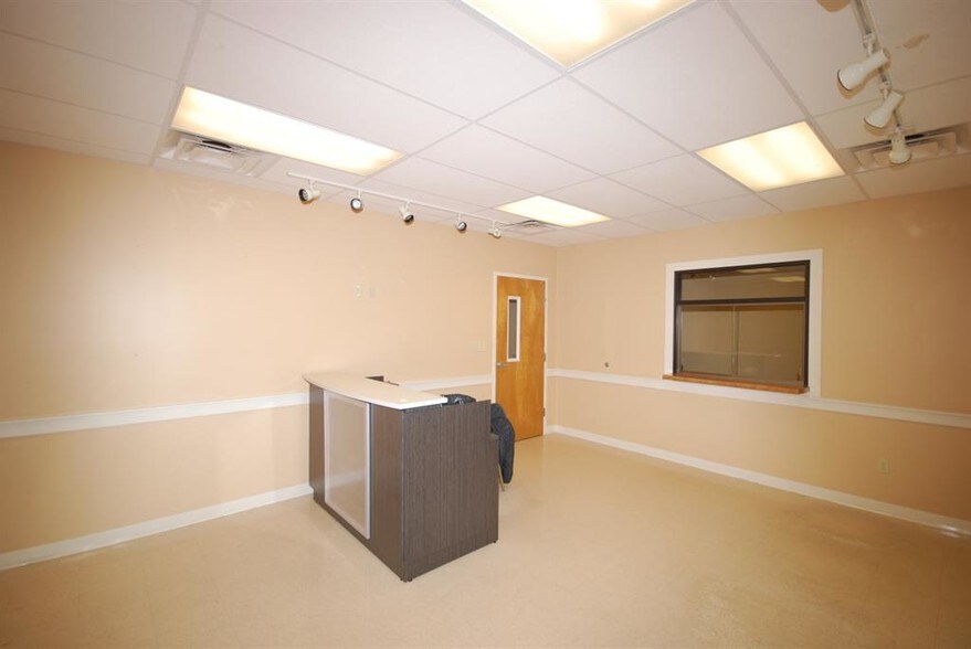 More Photos Of 3031 Highway 45 Byp, Jackson Office For Lease