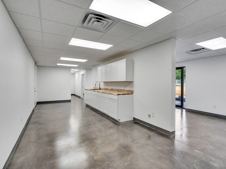 More Photos Of 8382 Miller Rd, Magnolia Industrial For Sale