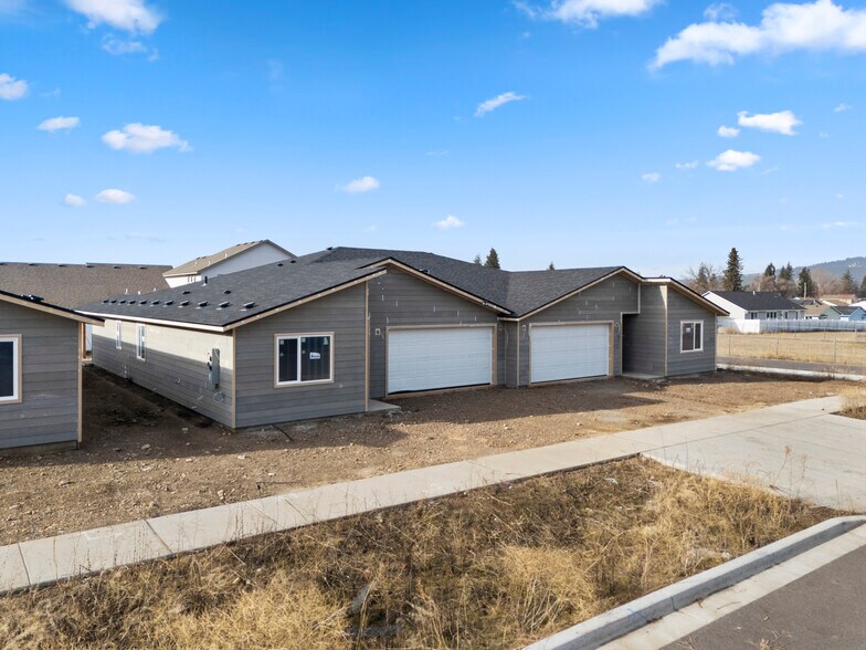 More Photos Of 1715 N Selkirk Rd, Spokane Valley Apartments For Sale