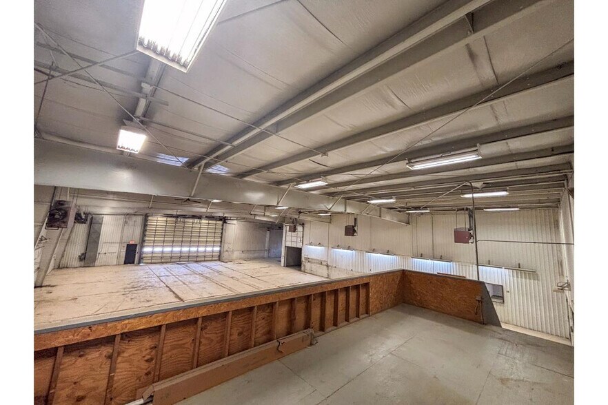 More Photos Of SE 241 SE 10 Ave, Great Bend Warehouse For Sale