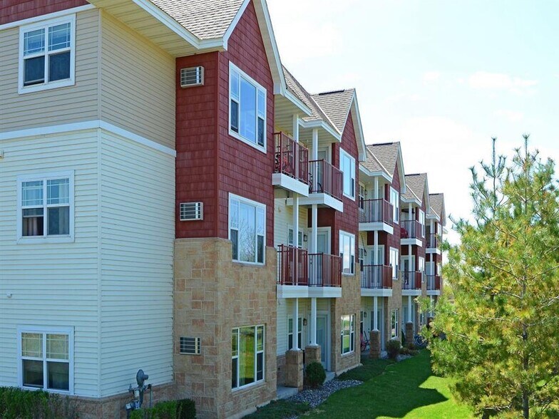 More Photos Of 721 Lake Susan Dr, Chanhassen Apartments For Sale