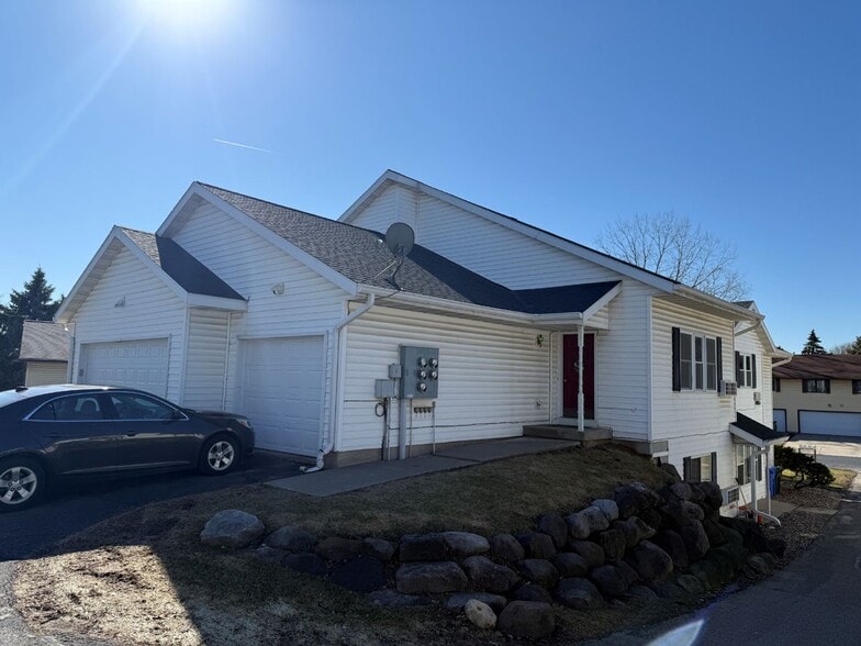 More Photos Of 5682-5686 Norfolk Dr, Fitchburg Apartments For Sale