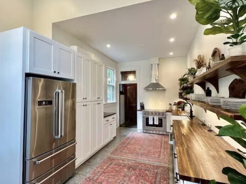 More Photos Of 30 Lookout Rd, Asheville Lodge Meeting Hall For Sale