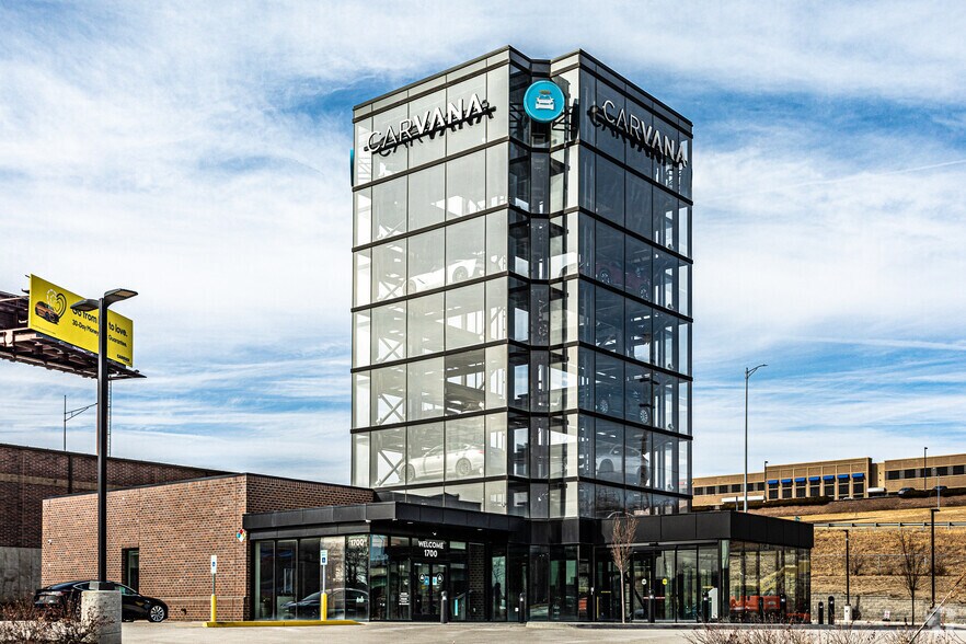 More Photos Of 1700 W 29th St, Kansas City General Retail For Sale