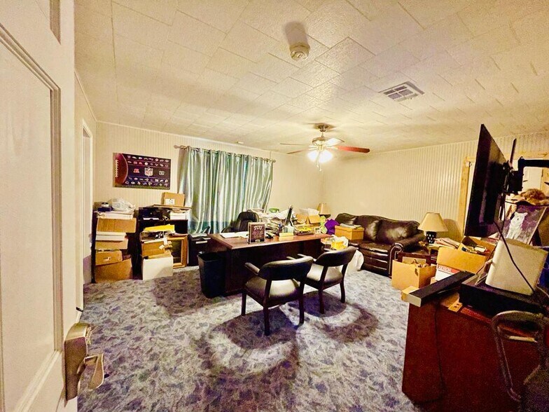 More Photos Of 4006 N Navarro St, Victoria Auto Dealership For Sale