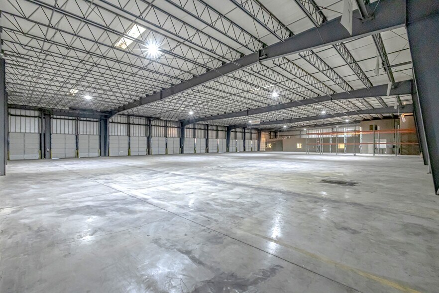 More Photos Of 14619 Archer Dr, Laredo Warehouse For Lease