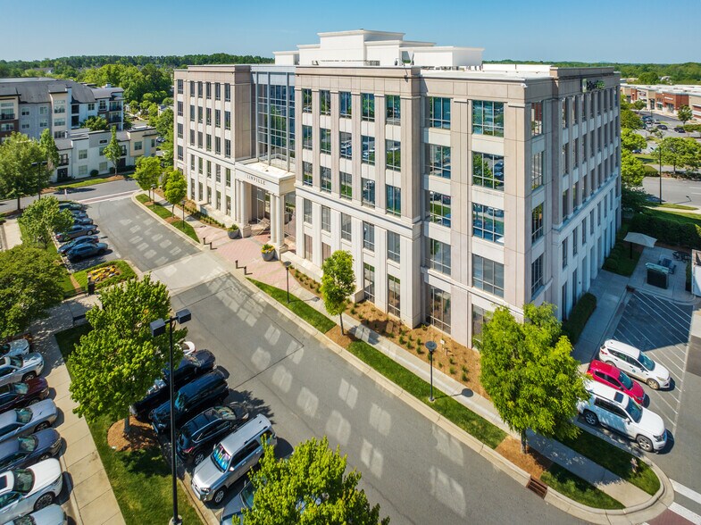 More Photos Of 10130 Perimeter Pky, Charlotte Office For Lease