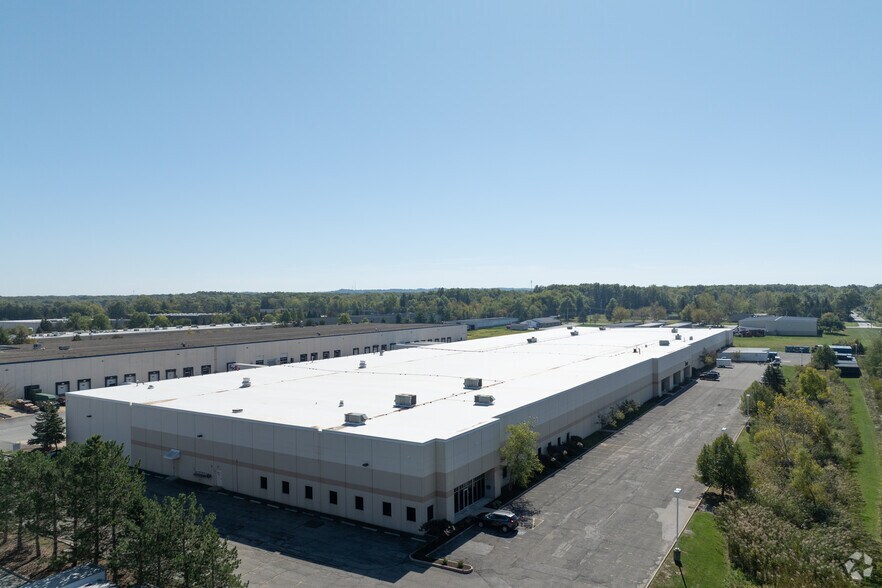 More Photos Of 12850 Darice Pky, Strongsville Warehouse For Lease