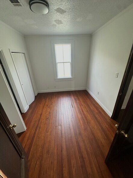 More Photos Of 987 Howard Ave, Biloxi Office For Lease