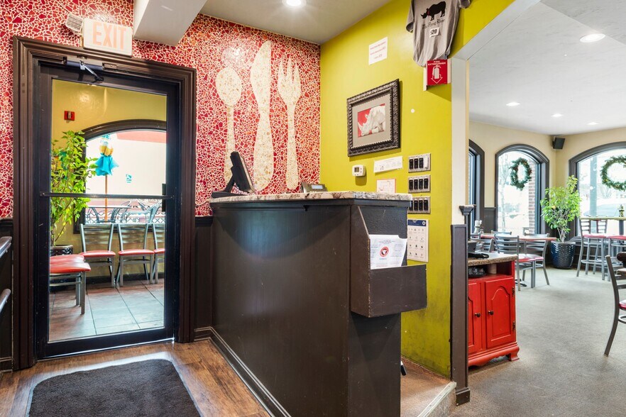 More Photos Of 278-282 Shrewsbury St, Worcester Storefront Retail Residential For Sale