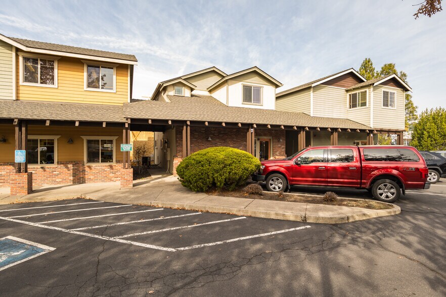 More Photos Of 376 SW Bluff Dr, Bend Office For Lease