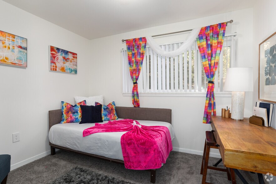 More Photos Of 5400 Livingston Ter, Oxon Hill Apartments For Sale