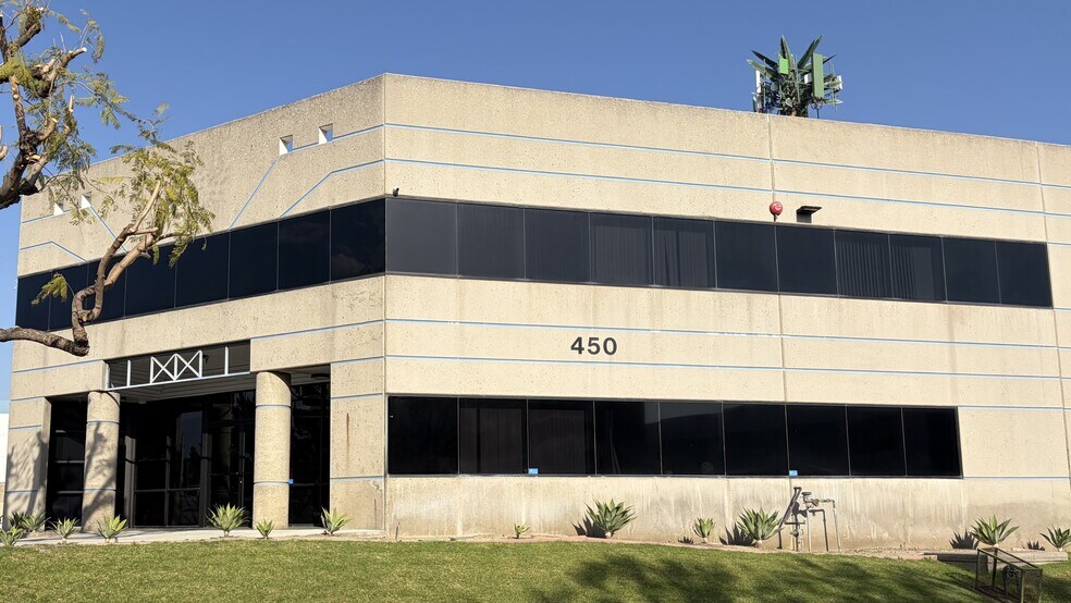 Primary Photo Of 450 N Sequoia Ave, Ontario Warehouse For Lease