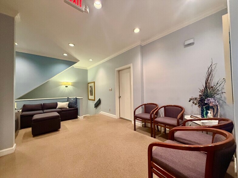 More Photos Of 25 Lenox Pt NE, Atlanta Office For Sale