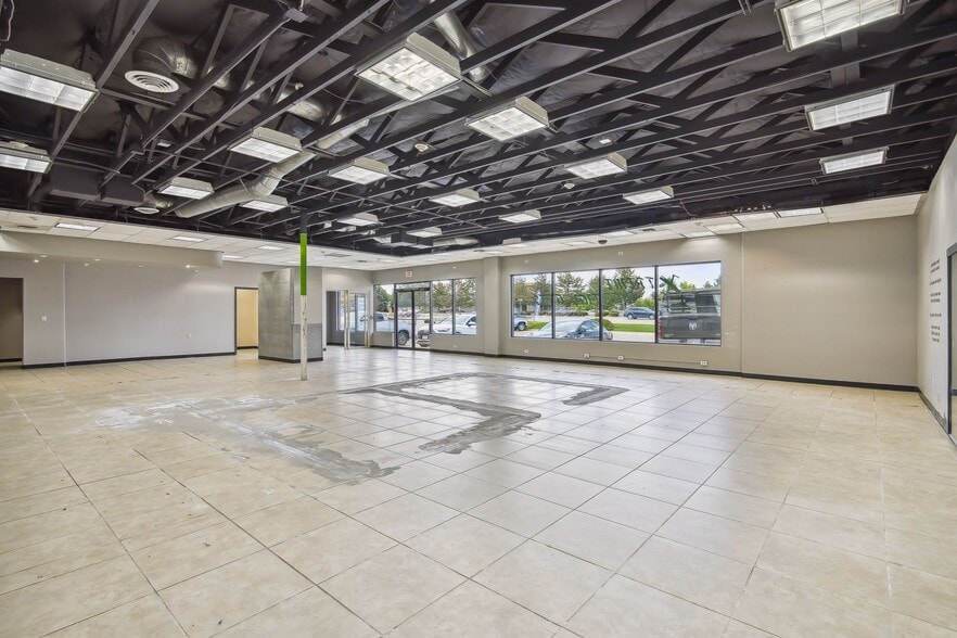 More Photos Of 7444 W Chatfield Ave, Littleton Unknown For Lease