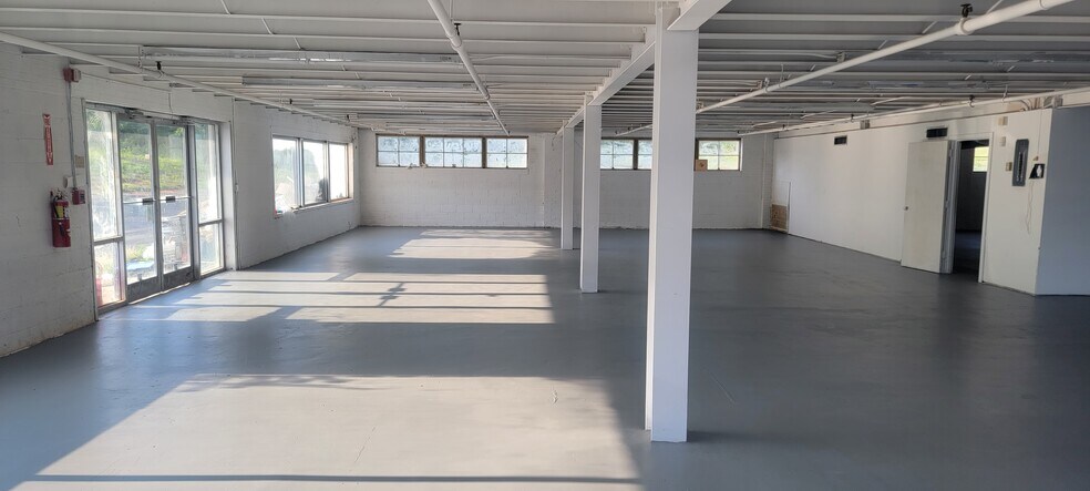 More Photos Of 585 11th St NW, Hickory Manufacturing For Lease
