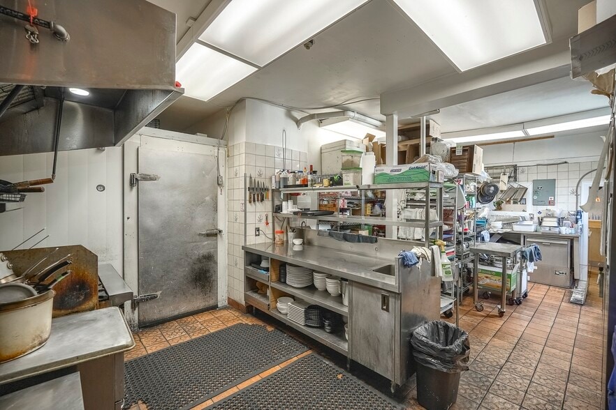 More Photos Of 369 Keele St, Toronto Restaurant For Lease