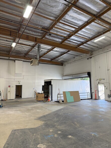 More Photos Of 8621 Hayden Pl, Culver City Light Manufacturing For Sale