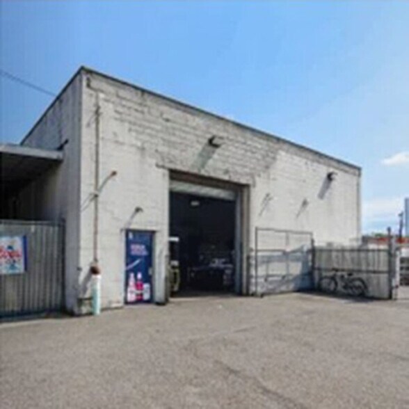 More Photos Of 926 Nassau Rd, Uniondale Freestanding For Sale