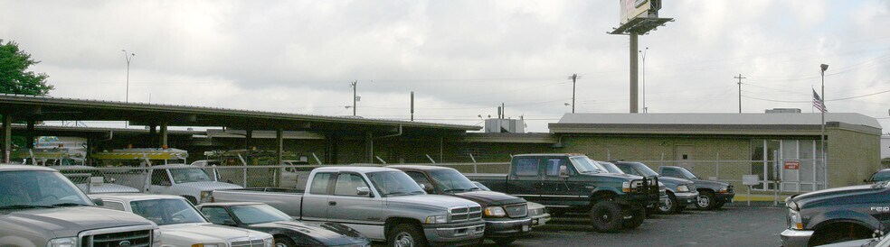 More Photos Of 419 N Weidner Rd, San Antonio Industrial For Sale