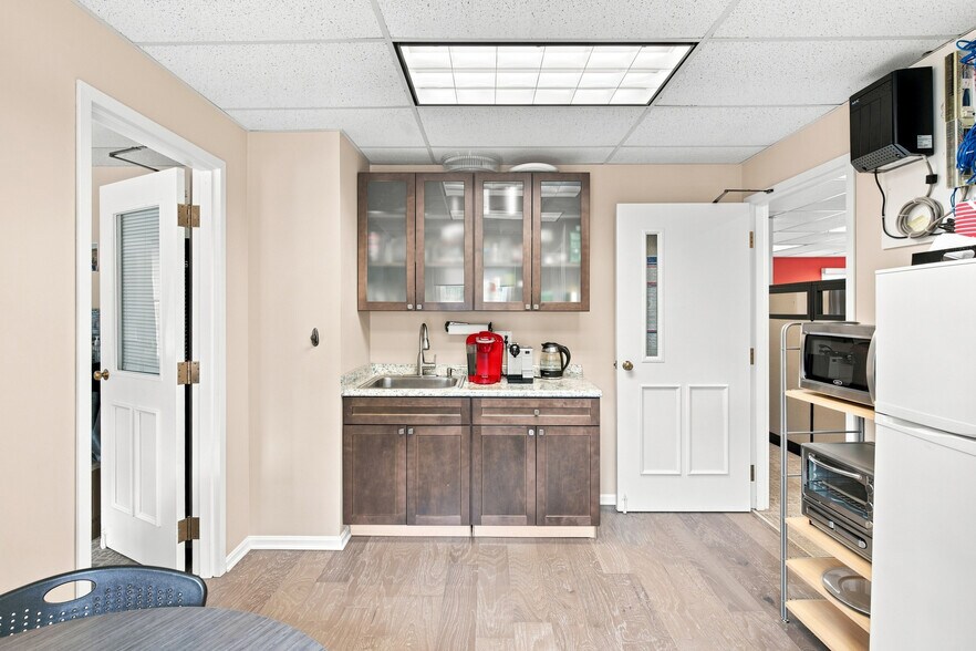 More Photos Of 33610 Solon Rd, Solon Office For Sale