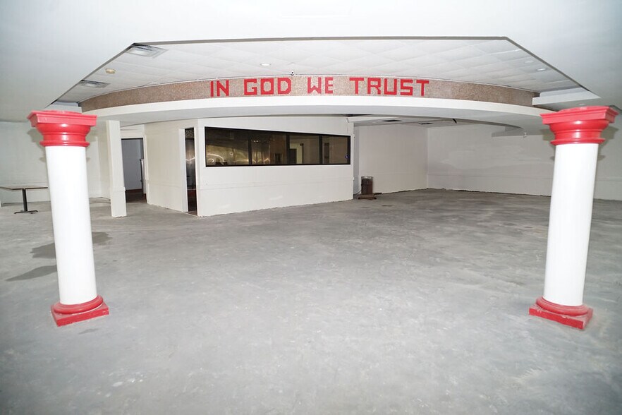 More Photos Of 2809 Sharer Rd, Tallahassee Restaurant For Lease